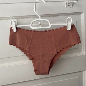 *3/$25* NWT Victoria’s Secret No-Show Panty